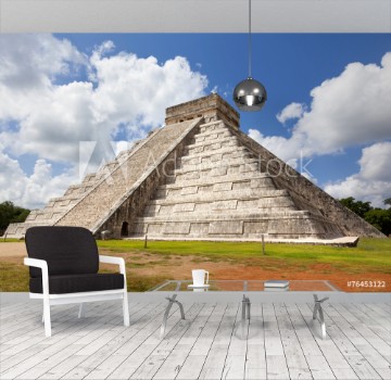 Picture of Chichen itza pyramid Mexico